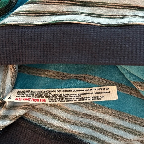 NWT Free People Movement Mountain Momma Striped Cropped Long Sleeve Top - Picture 8 of 10